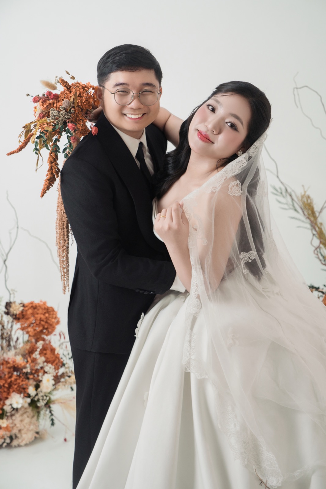 Thuận và Thư cười bên nhau